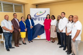 Primera dama inaugura aulas de belleza e informática equipadas por INFOTEP en Ensanche Capotillo