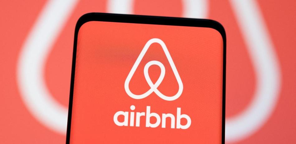 Gobierno evalúa marco regulatorio para plataformas de hospedaje como Airbnb ante el alza en la demanda inmobiliaria