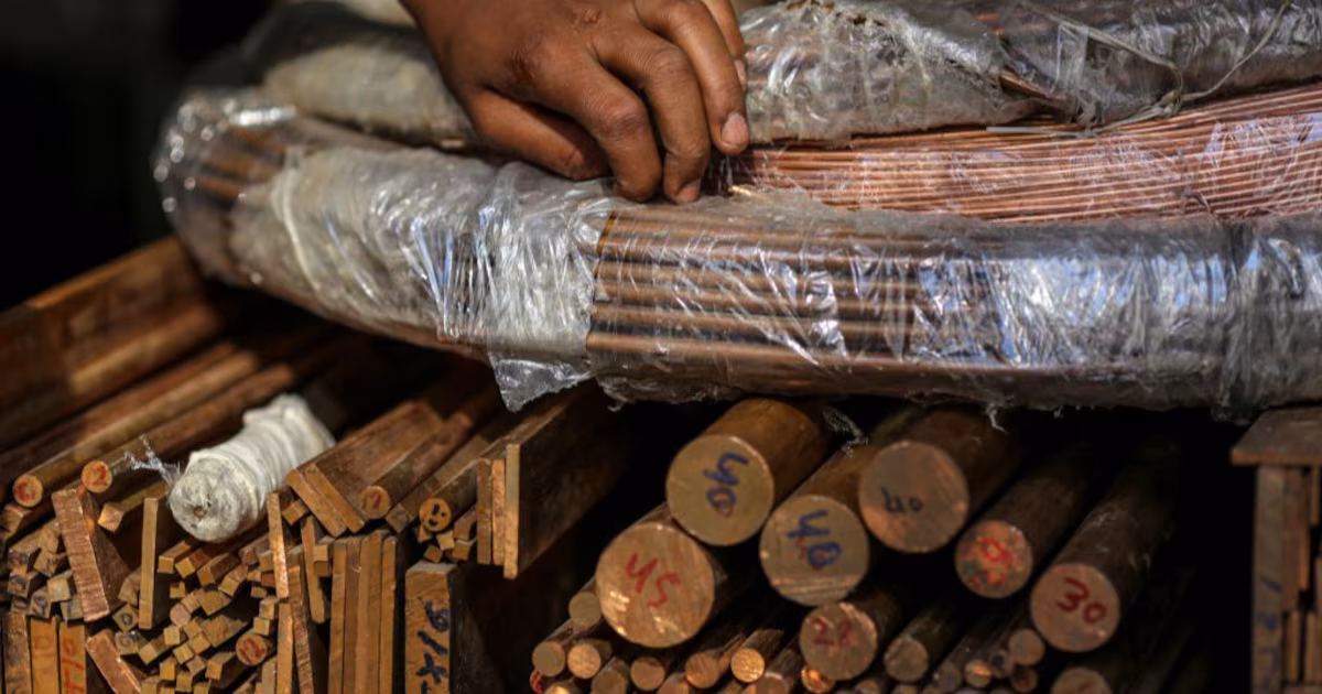 El cobre apunta al hito de los US$15.000: las cuatro presiones que aceleran el rally del metal rojo