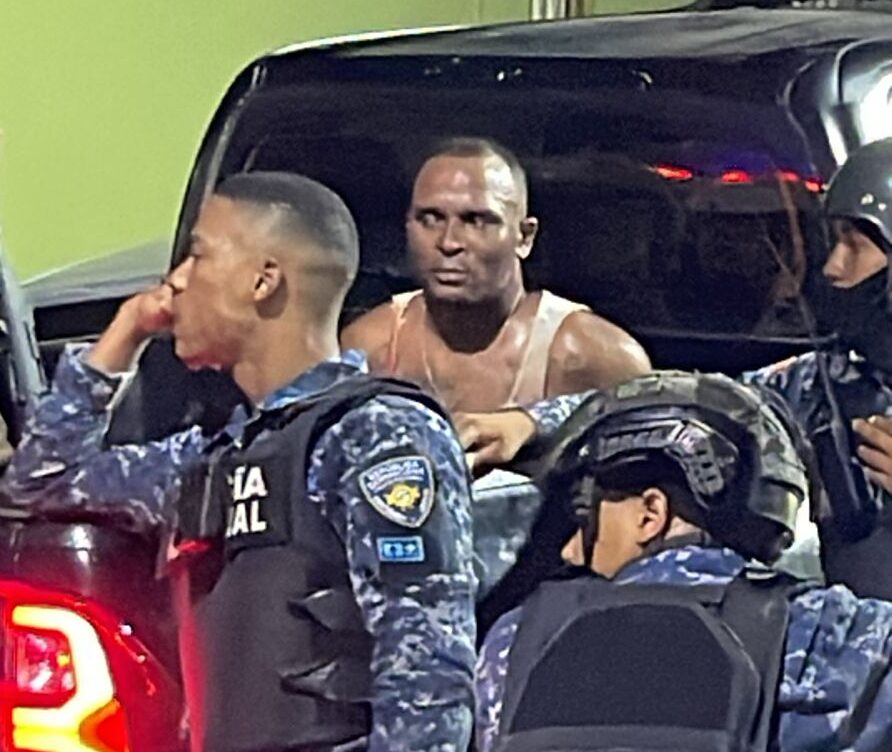 Tensión en Los Guandules: apresan a un hombre tras reporte de agresión contra su pareja
