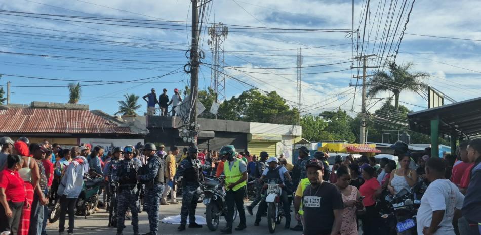 Tragedia en Barahona: Niña de seis años pierde la vida tras ser embestida por un camión cisterna en Villa Central