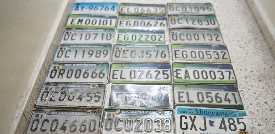 Descontrol sobre ruedas: el peligro latente tras las más de 33,000 placas estatales en el país