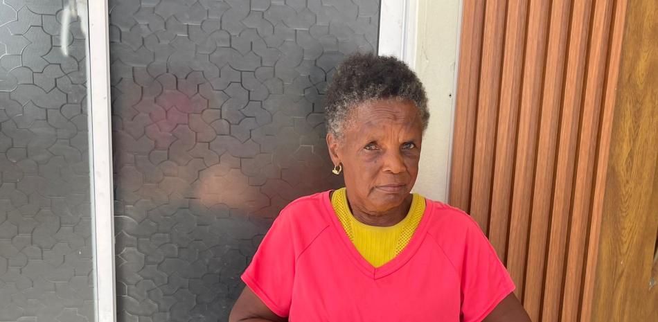El drama de María Elena en Santiago: sobrevive en una galería comunitaria tras quedar desamparada