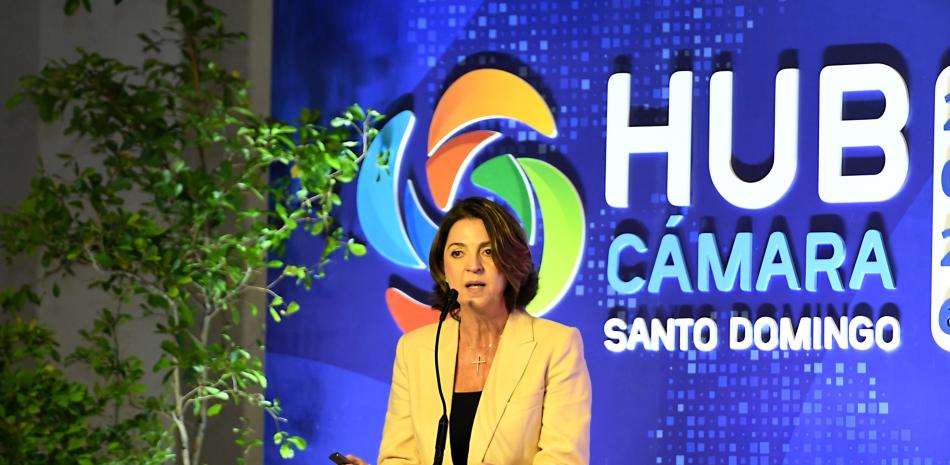 República Dominicana y AWS acuerdan capacitar a 50,000 personas en Inteligencia Artificial y la nube