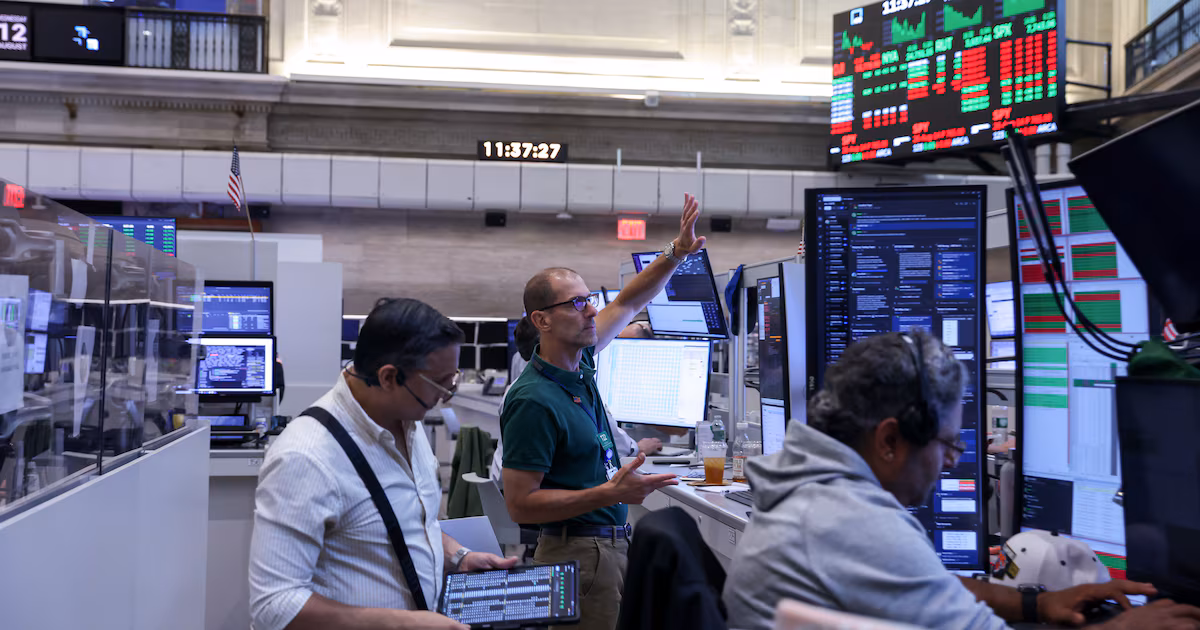Wells Fargo frena el optimismo en Wall Street: recorta meta del S&P 500 ante riesgos en la Inteligencia Artificial