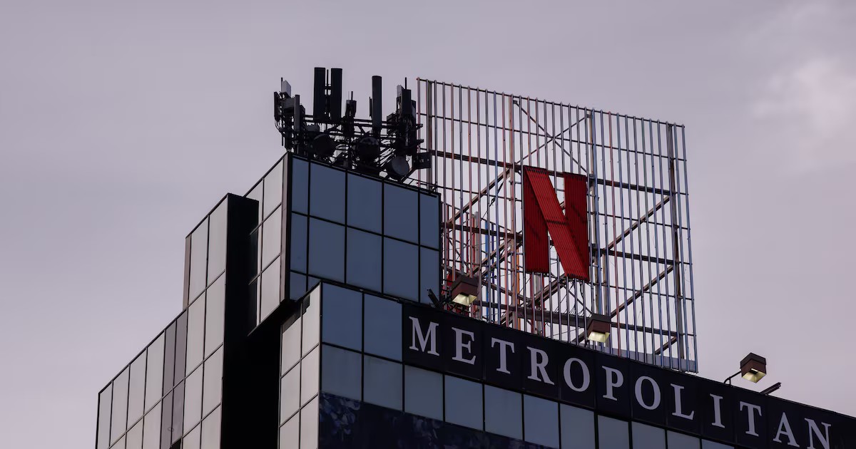 Netflix pierde terreno en Wall Street: el empuje de TikTok, YouTube y tropiezos publicitarios frenan su avance