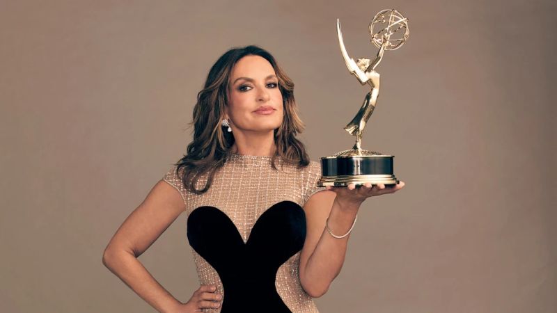 Premios Emmy 2026: "Widow’s Bay" y "The Pitt" se imponen en una noche de récords para Jean Smart y Matthew Rhys