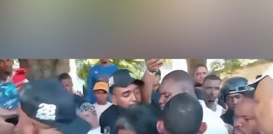 Tensión institucional: Policía investiga incidente tras esposar a la diputada Millys Martínez en Elías Piña
