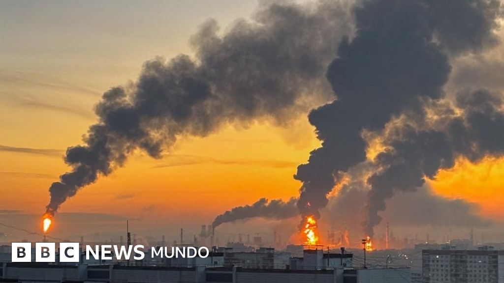Ucrania desata ofensiva histórica con 450 drones contra Moscú e impacta refinería estratégica