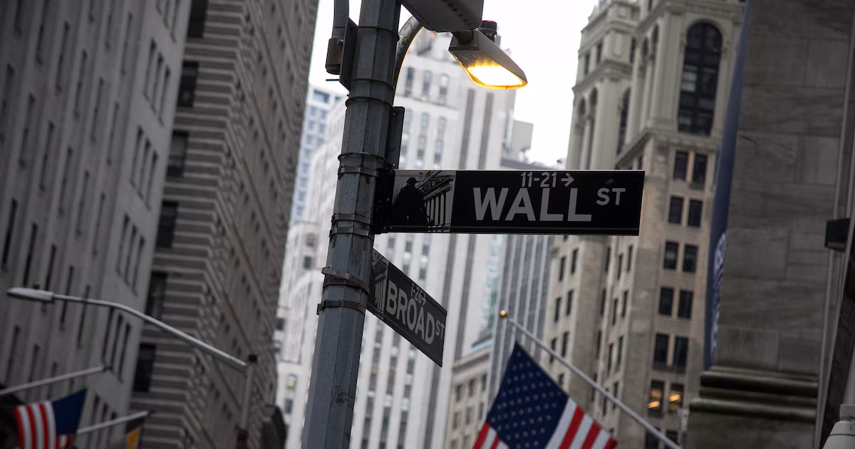 Wall Street toma un respiro: datos de inflación moderados enfrían las apuestas de nuevas alzas de la Fed