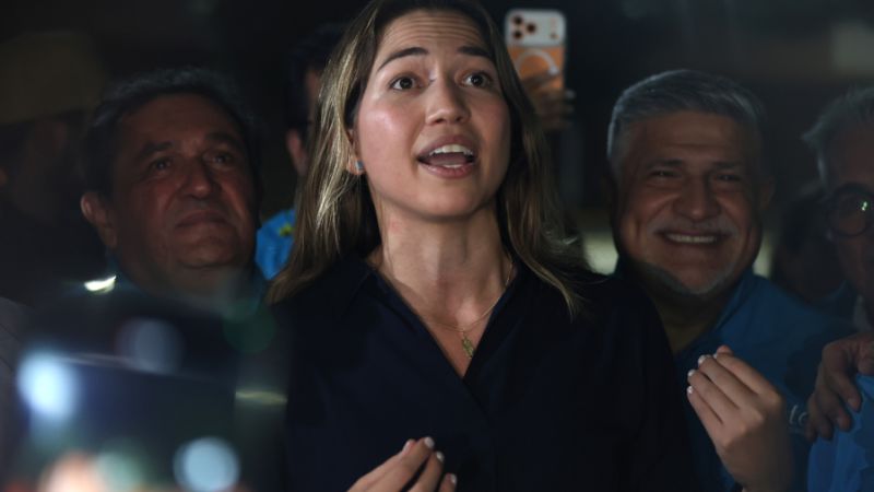 Claudia Macero regresa a Venezuela y aviva la expectativa por el retorno de María Corina Machado