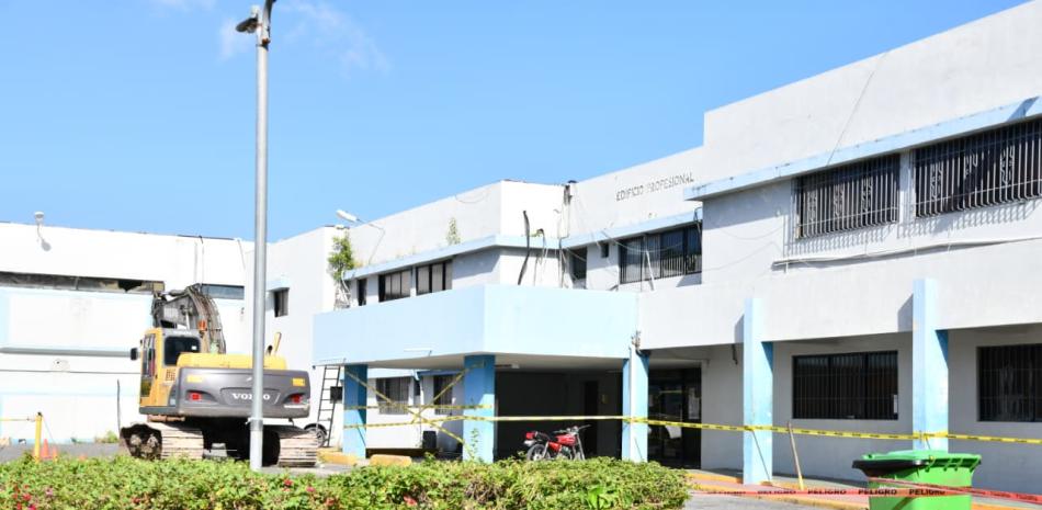 SNS ordena demolición del área de emergencias en el Hospital Gautier por fallas estructurales