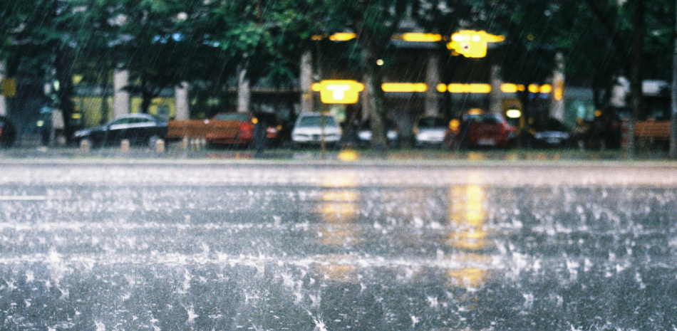 Educación suspende docencia en zonas vulnerables de provincias bajo alerta amarilla por lluvias