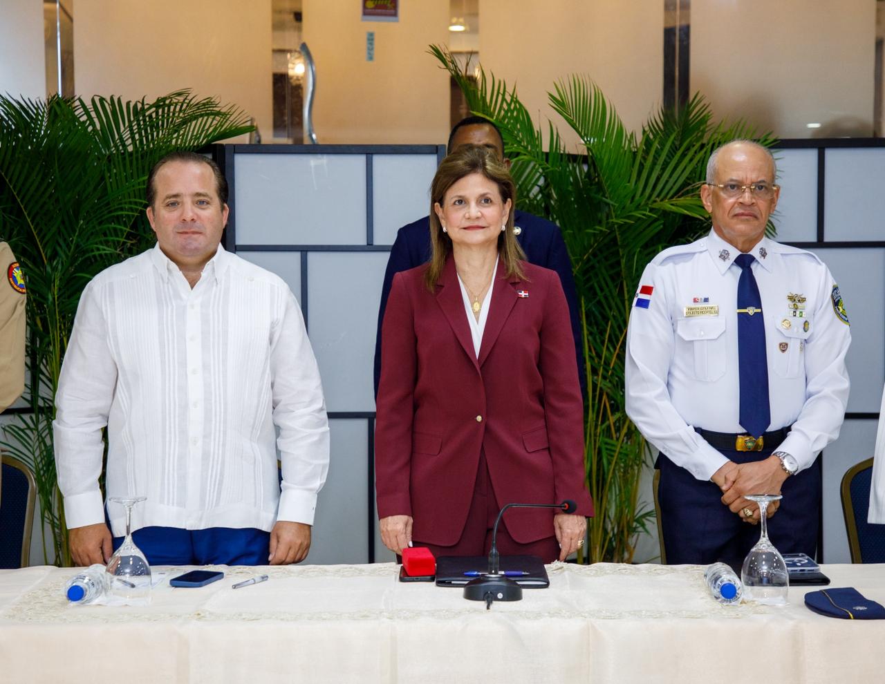 Vicepresidenta Raquel Peña lidera reunión de evaluación del Plan de Seguridad Ciudadana con altos mandos