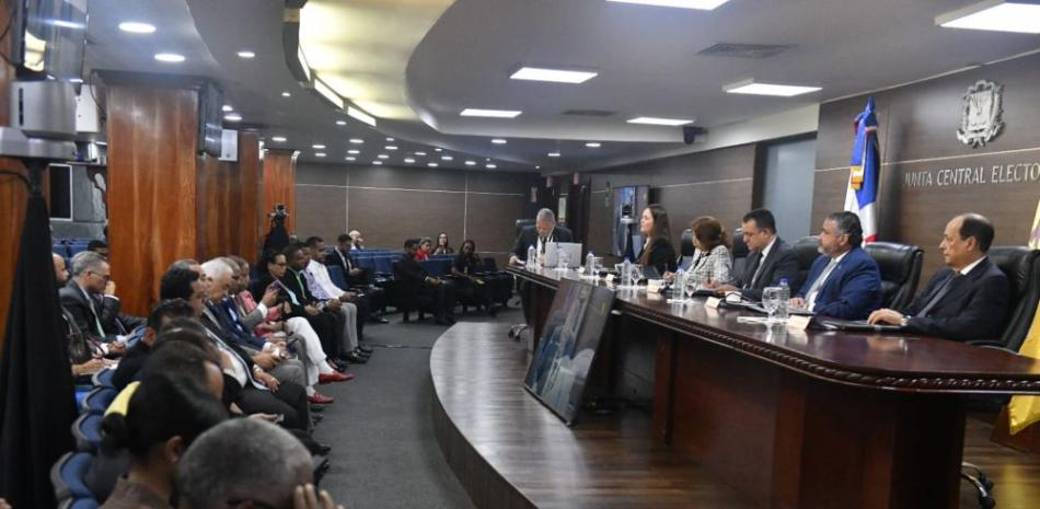 Partidos alertan sobre asfixia presupuestaria a la JCE en vísperas del ciclo electoral
