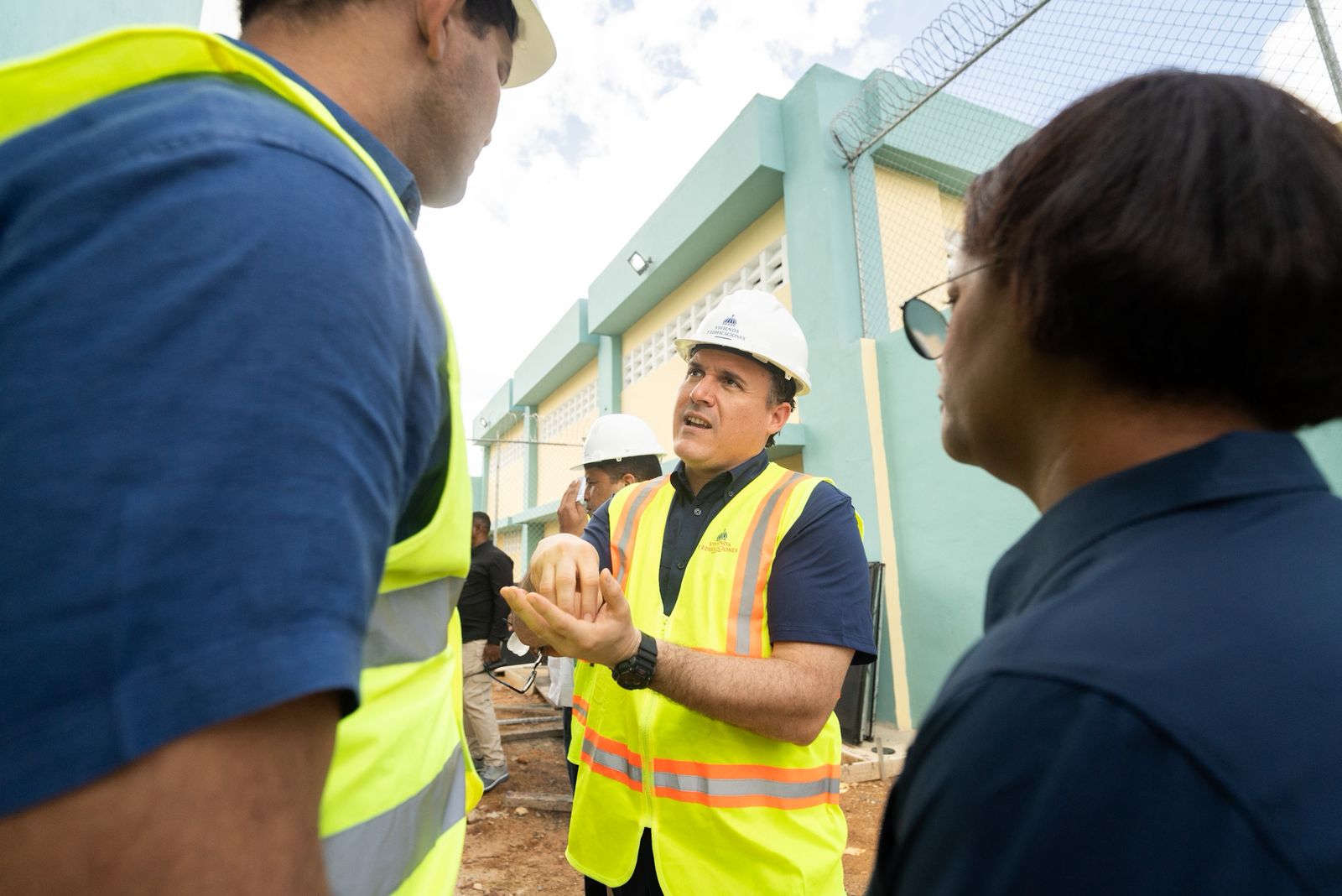 MIVED acelera obras clave en La Altagracia: supervisan avances en centros de salud y sistema penitenciario
