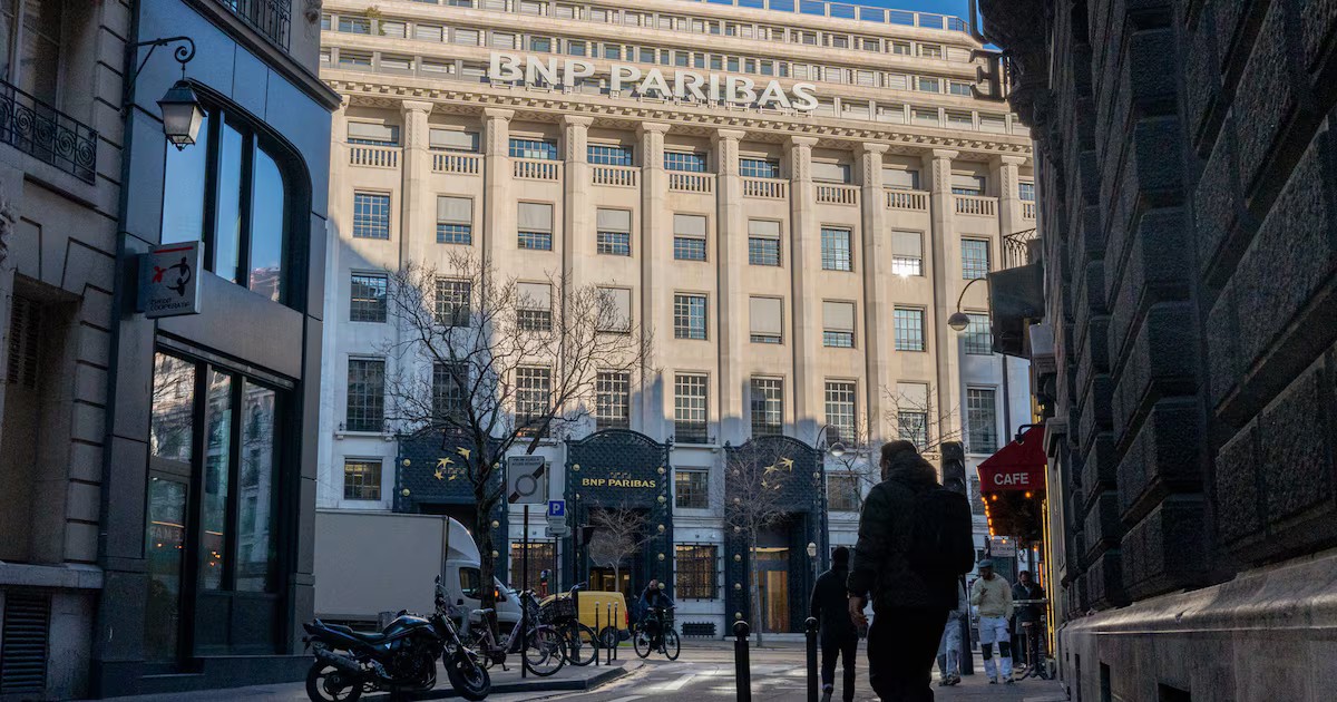 La resaca de la inteligencia artificial en Wall Street: los bancos le ponen freno al gasto descontrolado en tokens