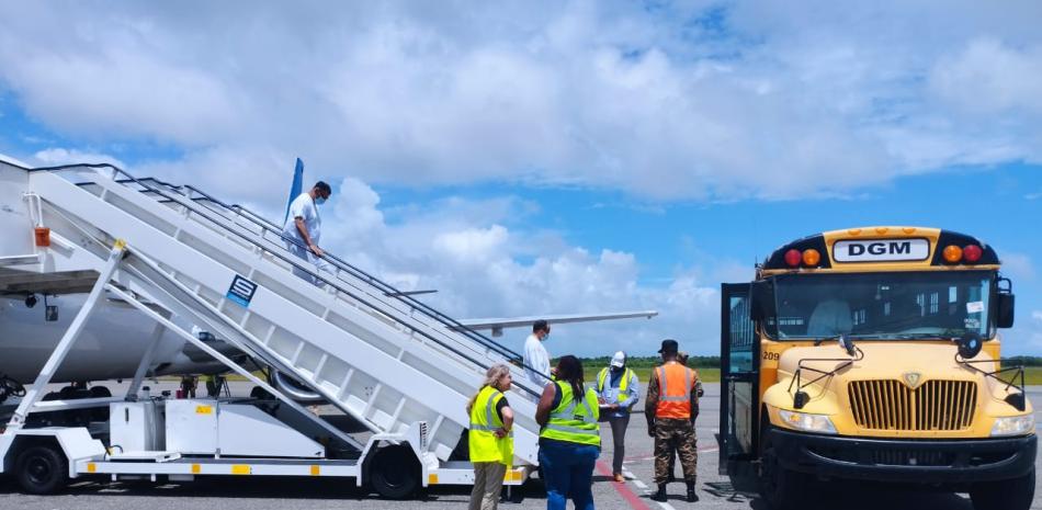 Repatriación masiva: Llega al país nuevo grupo de 40 dominicanos deportados desde Estados Unidos