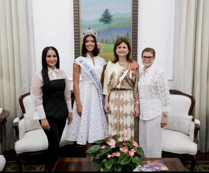 Orgullo dominicano: Raquel Peña celebra la histórica victoria de Joheirry Mola en Miss Mundo 2026