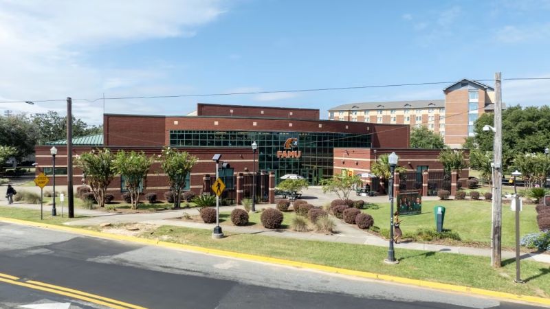 Tiroteo en las inmediaciones de la Universidad Florida A&M deja 11 heridos, incluidos seis menores