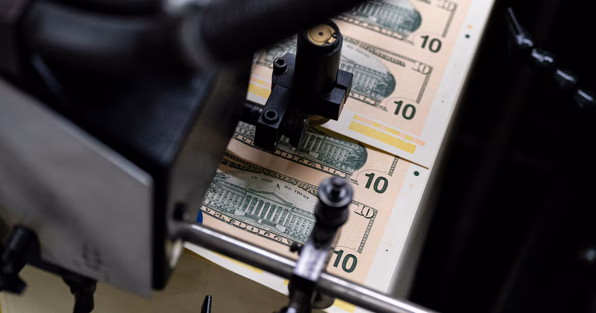 El dólar retrocede a mínimos de siete meses ante el avance del yen y la postura firme del Tesoro de EE.UU.
