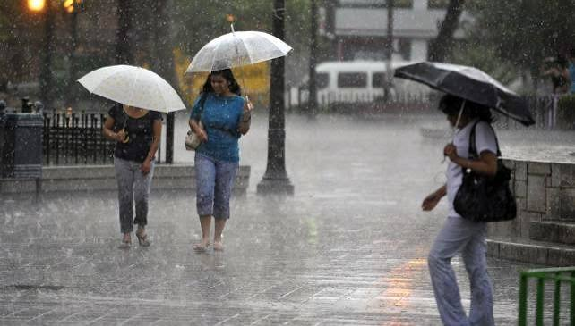 Onda tropical activa alertas meteorológicas en 18 demarcaciones del país por riesgo de inundaciones