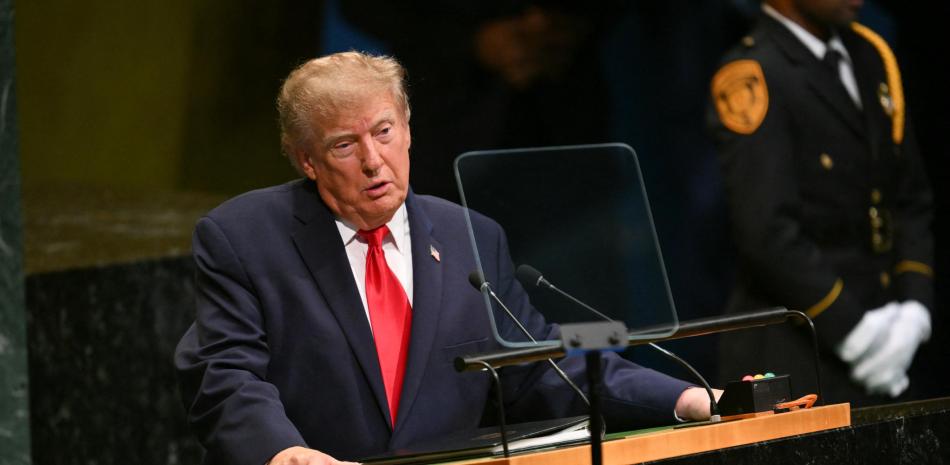 Trump asegura ante Zelenski que Putin está dispuesto a reunirse para frenar la guerra