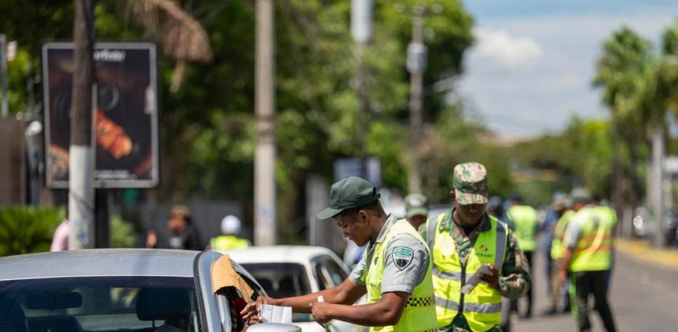 DGII proyecta recaudar RD$4,700 millones con el marbete tras ajuste en las tarifas vehiculares