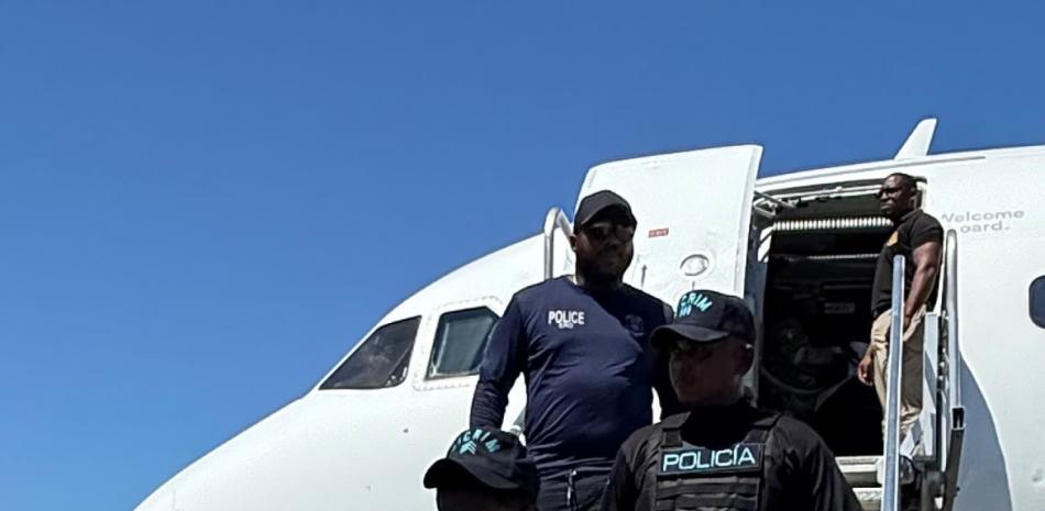 EE.UU. captura y repatría a «Petán», prófugo vinculado a doble homicidio en Villa Consuelo