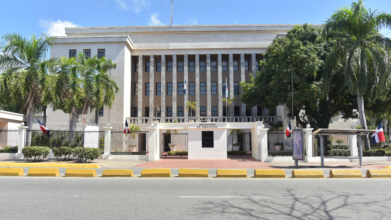Cámara de Cuentas detecta pagos sin soporte por RD$ 74.6 millones e irregularidades de nómina en el Minerd