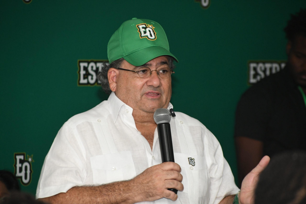 Estrellas Orientales ratifican a Miguel Feris en la presidencia por un año más