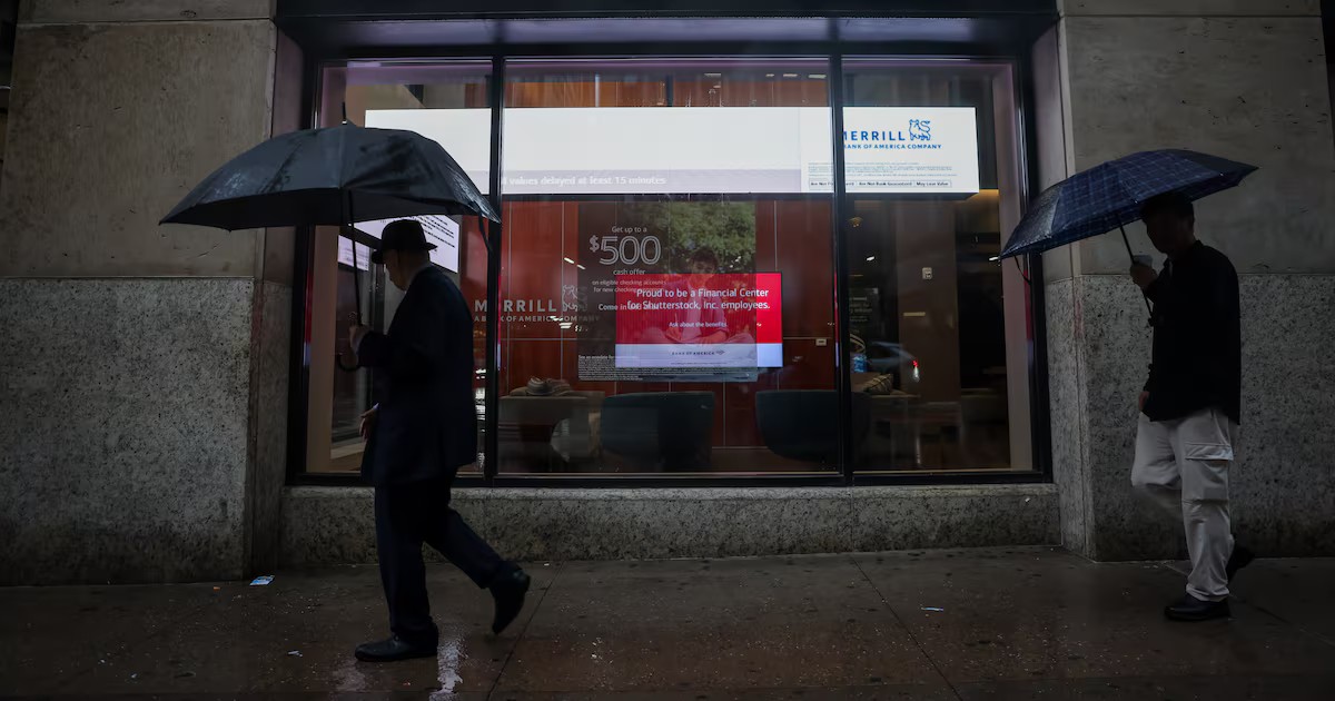 Bank of America sufre desplome de US$22.000 millones en bolsa tras histórica sanción por fallas contra el lavado de dinero