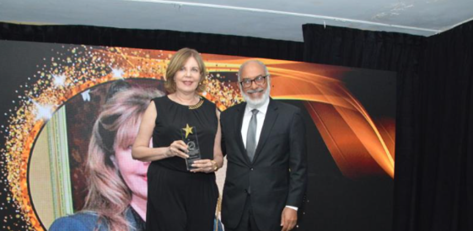 Luto en el periodismo nacional: fallece la comunicadora Cosette Bonnelly