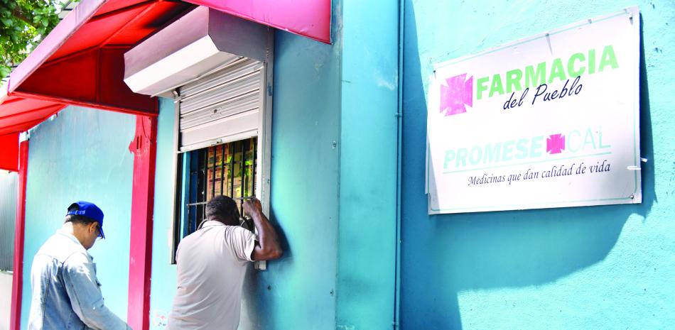 Escasez de fármacos e insumos esenciales golpea a usuarios de las Farmacias del Pueblo