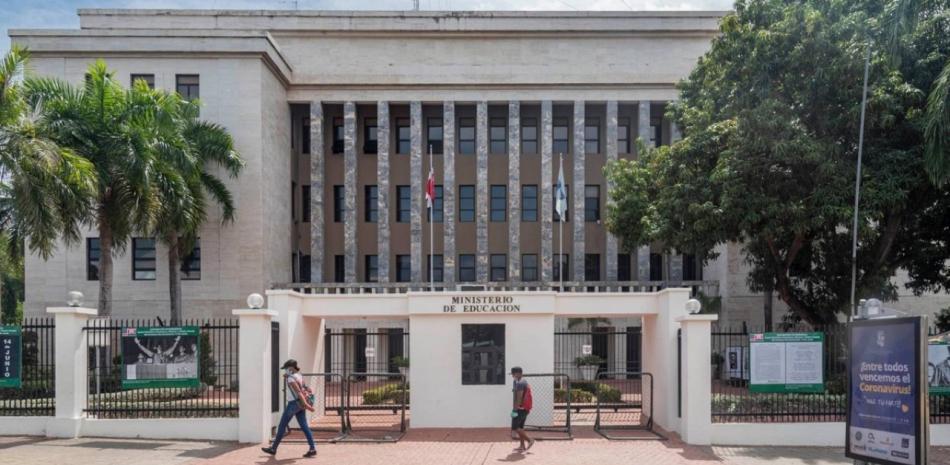 Educación dispone el retorno inmediato a las aulas tras el cese de alertas amarillas del COE