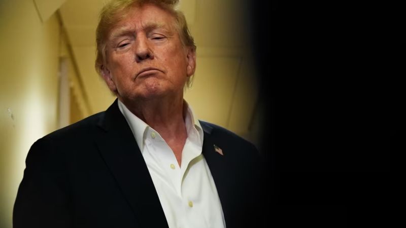 Trump desestima los riesgos de la inteligencia artificial y frena los intentos de regulación en Washington