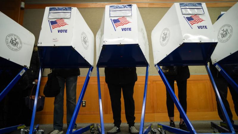 Obama y Trump chocan en la recta final de unas reñidas elecciones intermedias en Estados Unidos