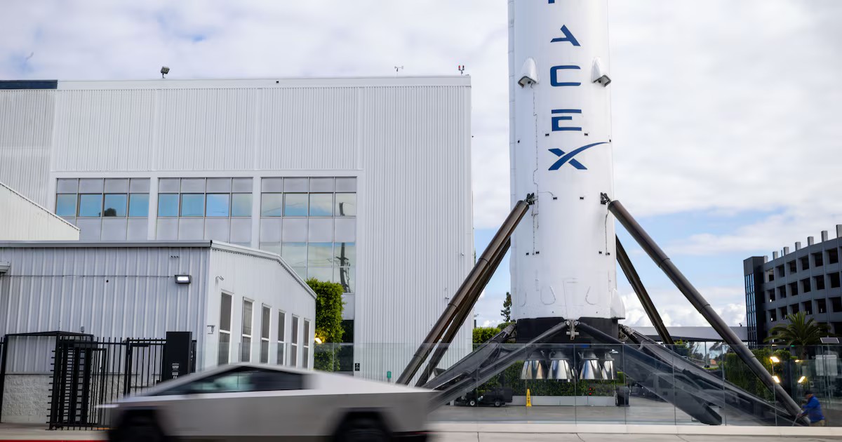 Elon Musk evalúa unificar Tesla y SpaceX bajo el codiciado símbolo ‘X’ en Wall Street