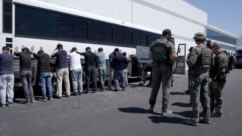 Trabajadores surcoreanos desafían al Gobierno de EE. UU. tras masiva redada en planta de Hyundai