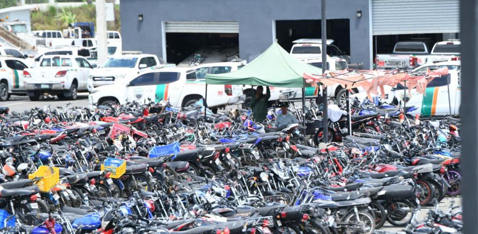 Cientos de motocicletas abarrotan el Cenarve tras operativos por infracciones de tránsito