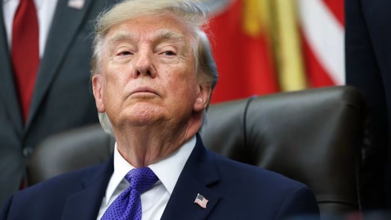 Trump desata nueva pugna con los medios de comunicación tras polémica entrevista