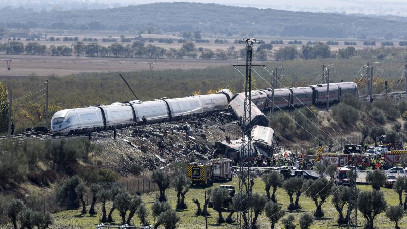 Tragedia en las vías de España: Investigan cadena de fallos tras mortífero choque de trenes de alta velocidad