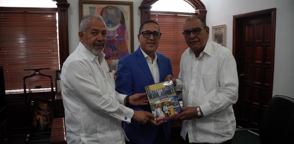 Infraestructura Escolar reporta más de 800 planteles recuperados en medio de tensiones con la ADP