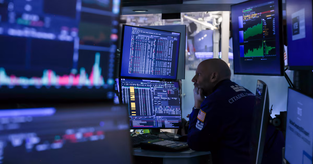 Giro sin precedentes en Wall Street: Las acciones superan a los bonos en captación de capital global