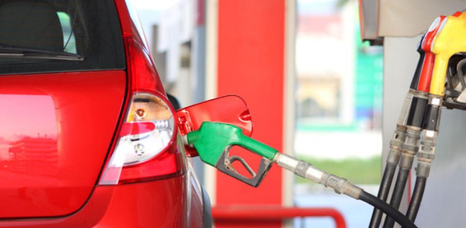 Gobierno mantiene congelados los precios de los combustibles de mayor consumo para esta semana