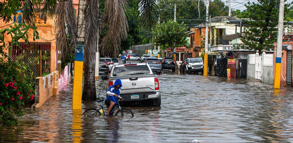 Vaguada activa fuertes aguaceros y mantiene en alerta a 14 provincias del país
