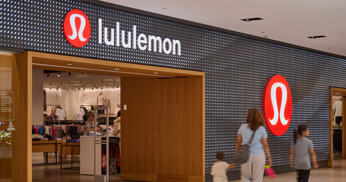 Crisis en Wall Street: Lululemon se desploma más de un 50% este año y analistas anticipan un golpe aún mayor
