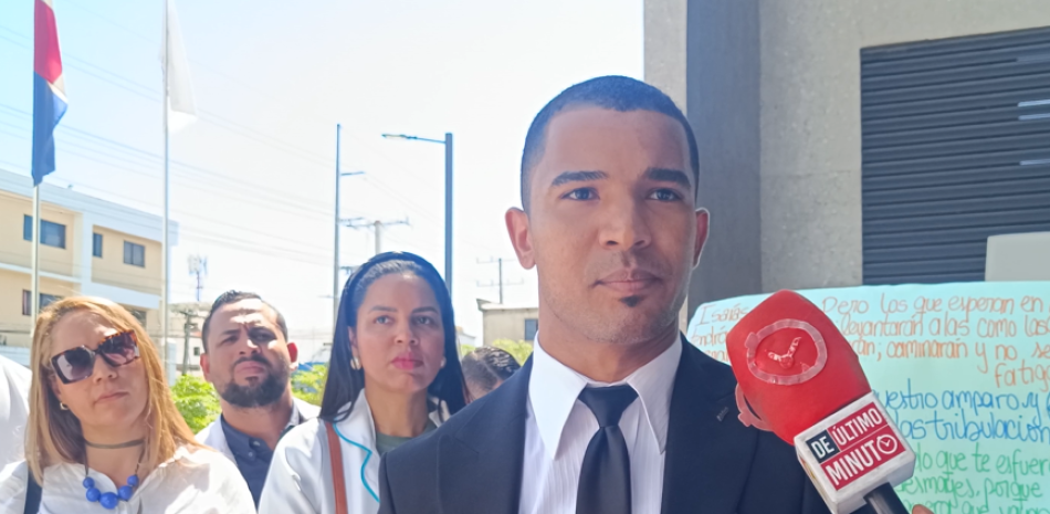 Dictan presentación periódica y fianza a psiquiatra Ylsa Quero en medio de protestas del sector médico