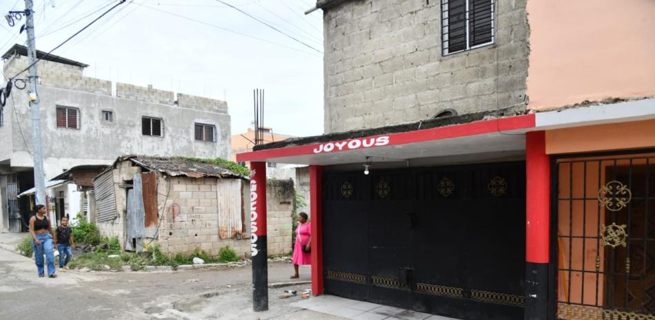 Tragedia en Los Frailes: Dos amigos pierden la vida a tiros tras discusión en un centro de diversión
