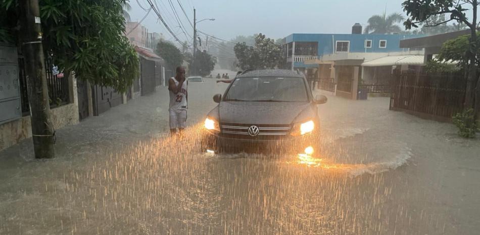 Vaguada mantendrá ambiente lluvioso sobre gran parte del país y activa alertas en 19 demarcaciones